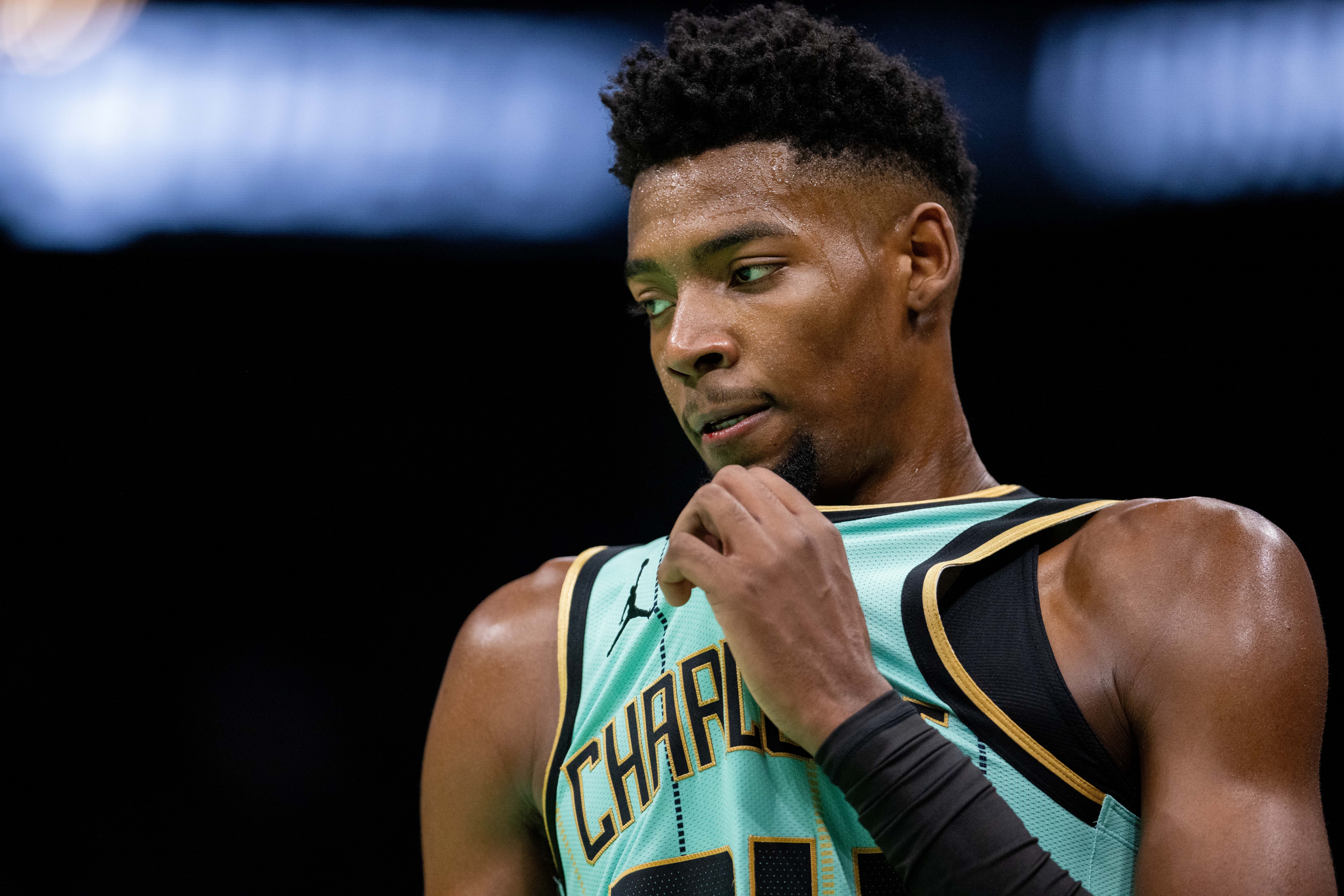 开云体育-打回悬念！黄蜂第三节32-20净胜骑士12分 仍落后12分进入末节