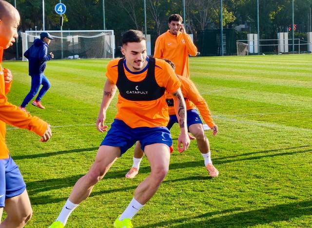 网页版登录入口-阿尔瓦罗带着彭啸踢，铁人四叉戟冲击 李金羽不会飘 泰山拒绝爆冷