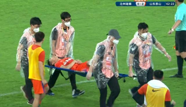 网页版登录入口-金敬道遭踩踏离场被送往医院 徐亮:国脚都是宝啊